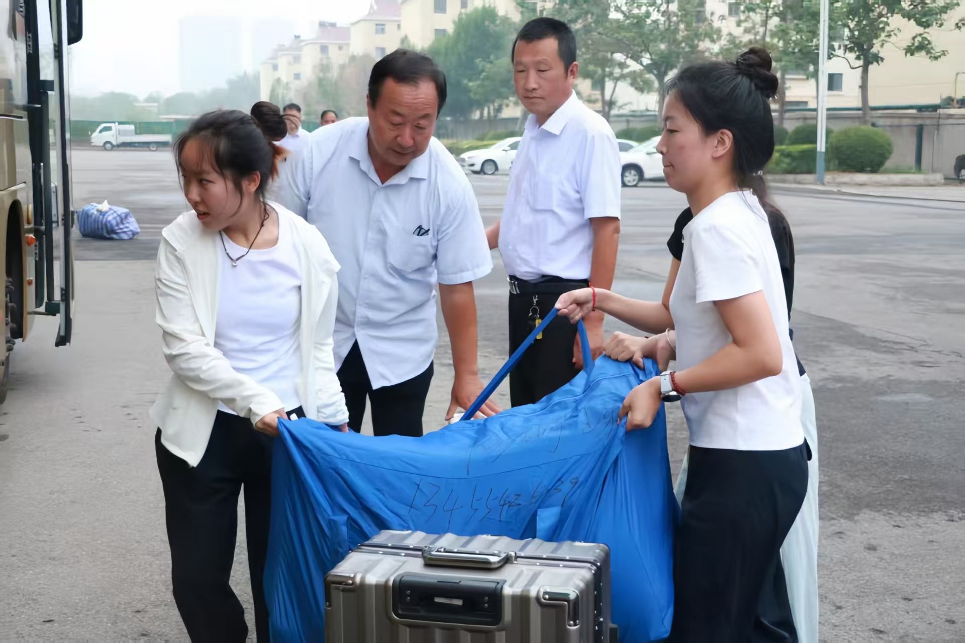 学院2022级学生开启实习征程
