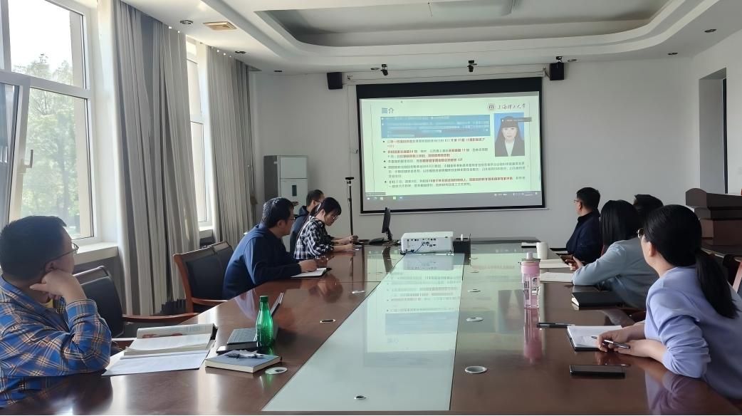 我院刘萍教授团队召开组会，部署医工交叉领域重点科研任务